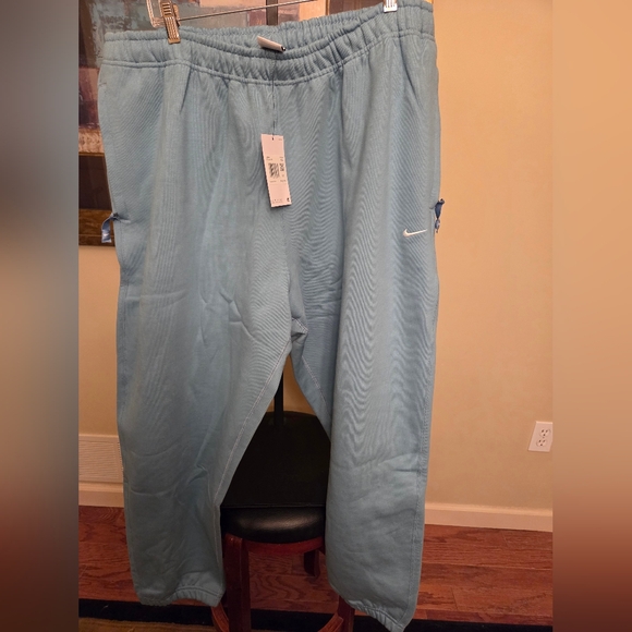 Men's Nike Solo Swoosh Sweatpants - Picture 2 of 6